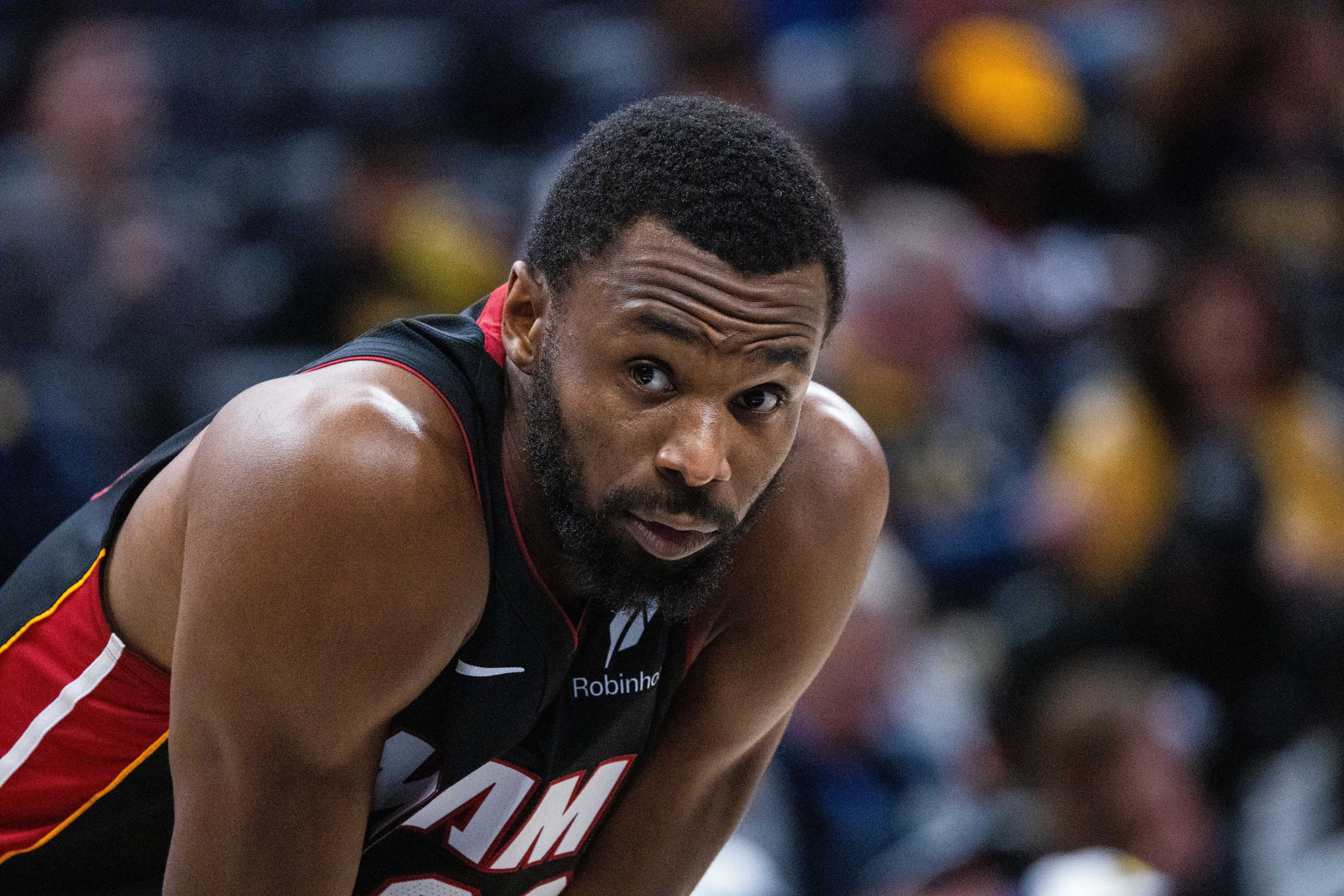 开云平台中国-勉强达标！维金斯16中6&amp;三分9中3 砍下17分3断&amp;正负值-12