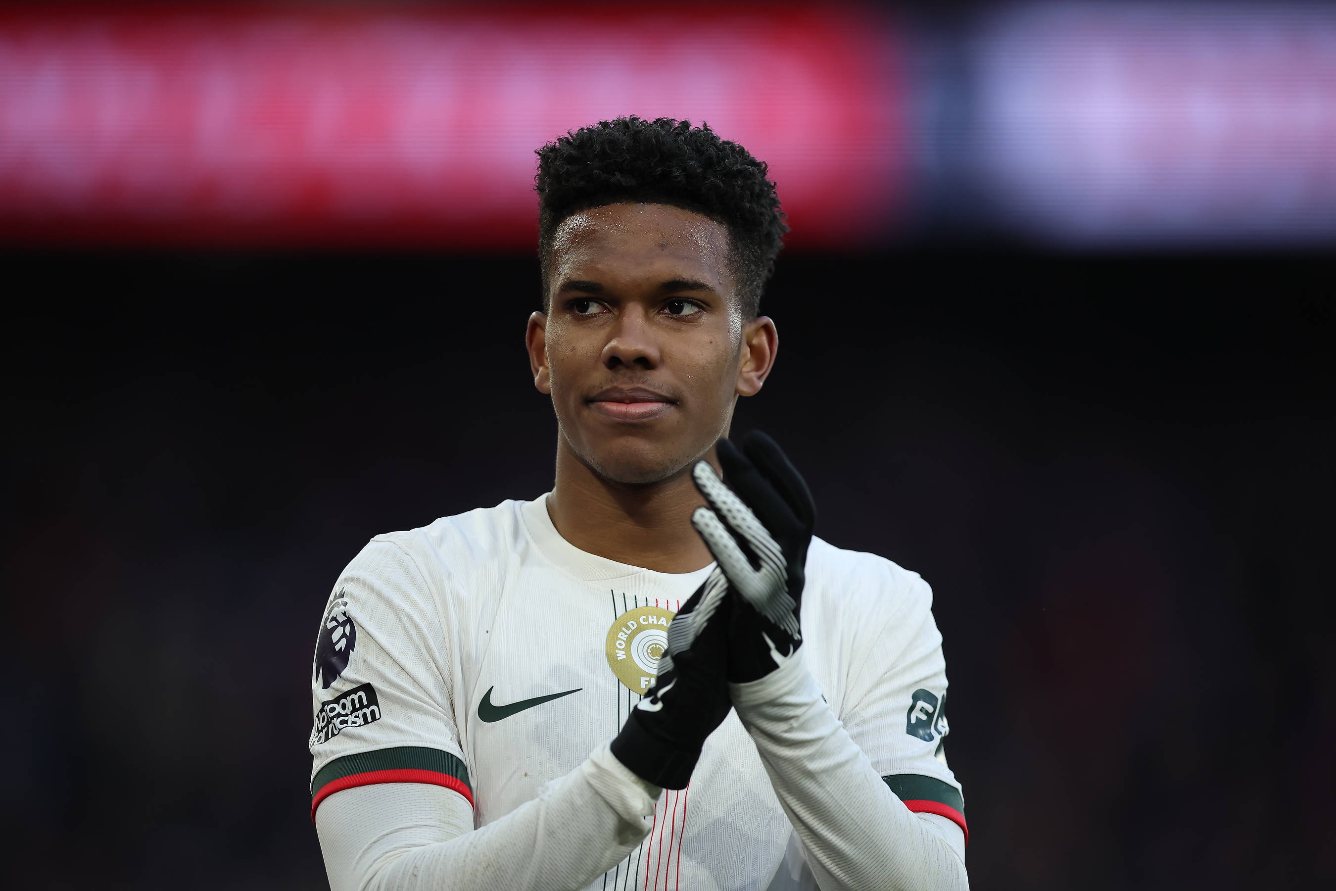 开云官网首页-记者：埃斯特旺参与切尔西训练，里斯·詹姆斯、约恩森没有参加