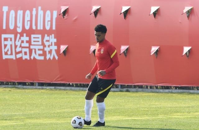 开云平台中国-阿兰珍惜为国效力机会：国家待我特别好 我很自豪