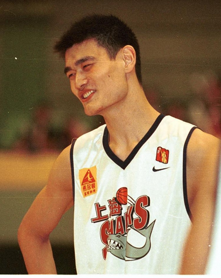 开云首页体验-2002年的今天：姚明季后赛砍35分24板大号两双 率领上海击败吉林